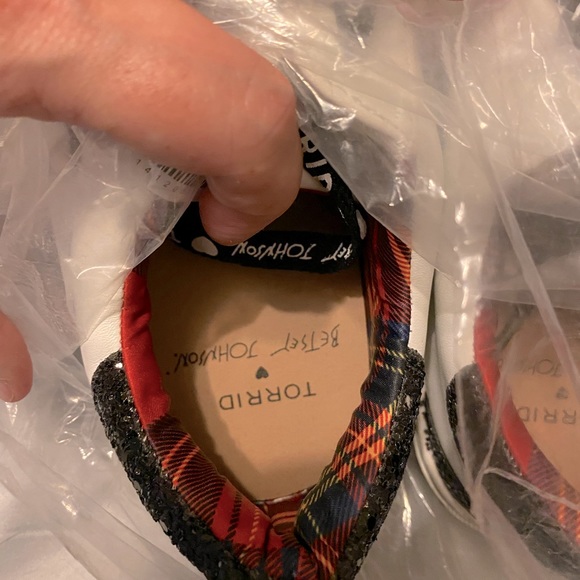 Betsey Johnson - Black Glitter Distressed Sneakers - Picture 6 of 8